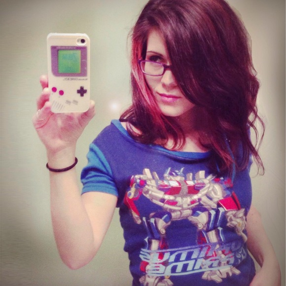 Meet your Posher, Maura! - Picture 2 of 3